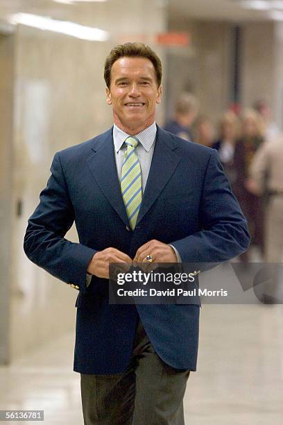 Governors Arnold Schwarzenegger Photos and Premium High Res Pictures