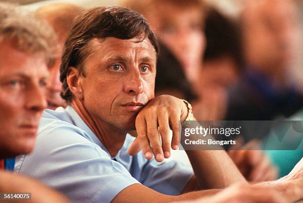 Johan Cruijff coach of Barcelona looks on during the Champions League round 1 match between FC Barcelona and Viking Stavanger at the Camp Nou Stadium...