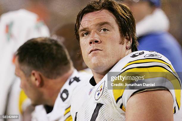 Offensive guard Alan Faneca of the Pittsburgh Steelers looks on against the Green Bay Packers at Lambeau Field on November 6, 2005 in Green Bay,...