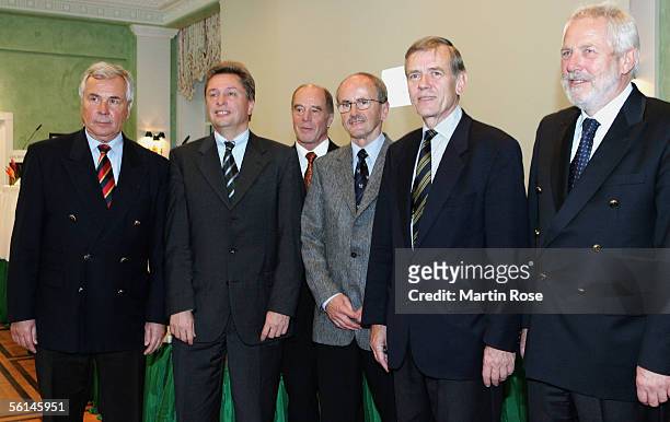 The new members of the chairmanship of the German Tennis Federation Lothar Schroegel, Guenther Lang, Peter Gorka, Heinz Wagner, Georg von Waldenfels...