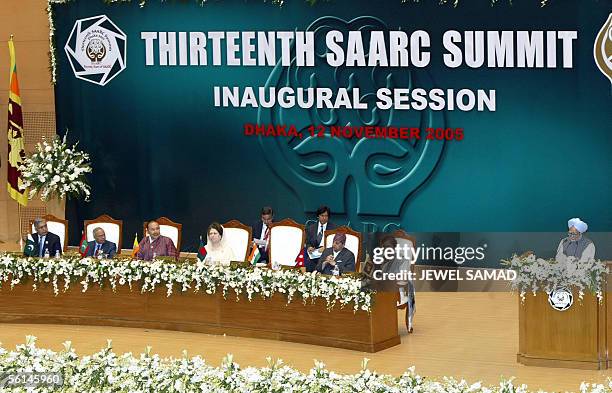 Indian Prime Minister Manmohan Singh delivers a speech as Pakistani Prime Minister Shaukat Aziz, Maldives President Maumoon Adbul Gayoom, Bhutanese...