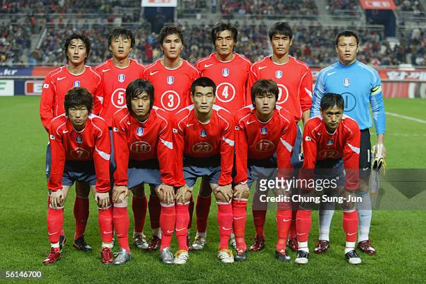 The South Korean team line up before the friendly match between South Korea and Sweden at the SangAm World Cup stadium on November 12, 2005 in Seoul,...
