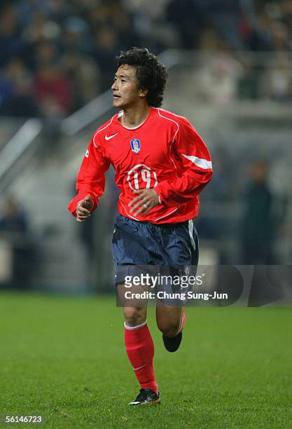 Ahn Jung-Hwan South Korea in action during the friendly match between South Korea and Sweden at the SangAm World Cup stadium on November 12, 2005 in...