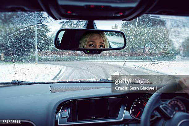 rear view mirror - sleet fotografías e imágenes de stock