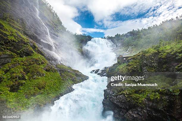 kjosfossen waterfall - waterval stockfoto's en -beelden