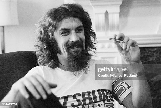 Scottish comedian and folk singer Billy Connolly, London, 18th October 1975.