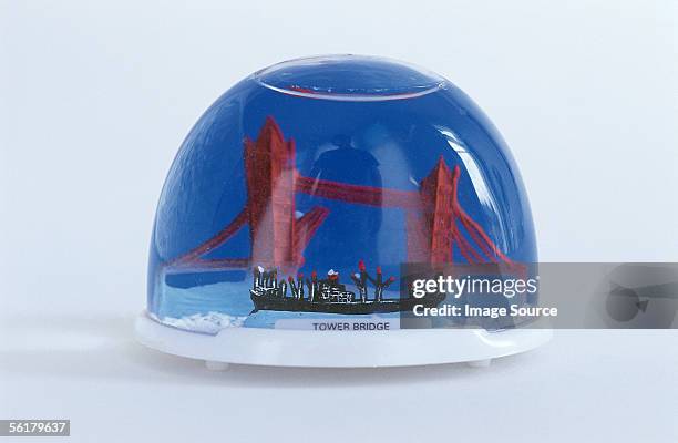 snow dome - snow globe stock pictures, royalty-free photos & images