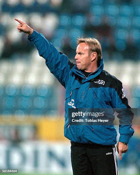 Head coach Juergen Roeber of Hertha BSC gestures during the Bundesliga match between VfL Bochum and Hertha BSC Berlin at the Ruhrstadium on May 2,...