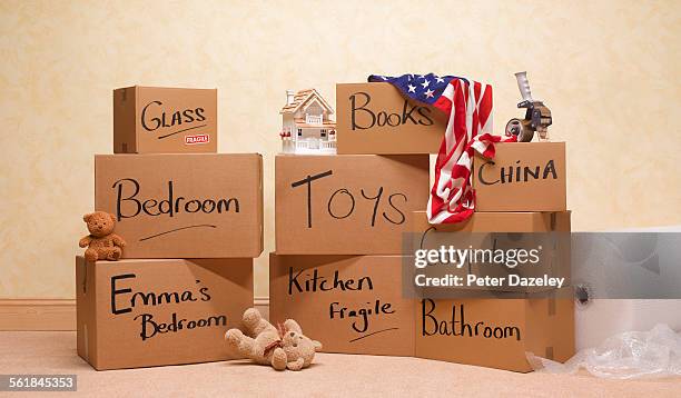 american house move - for sale frase en inglés fotografías e imágenes de stock