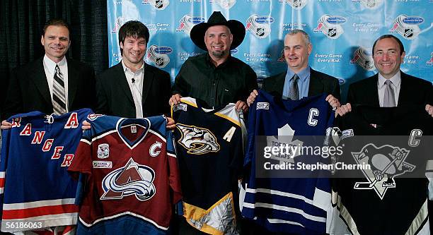 Mike Gartner, former New York Ranger, Nashville Predator Scott Walker, singer Garth Brooks, Ted Saskin, Executive Director of the NHL Players...