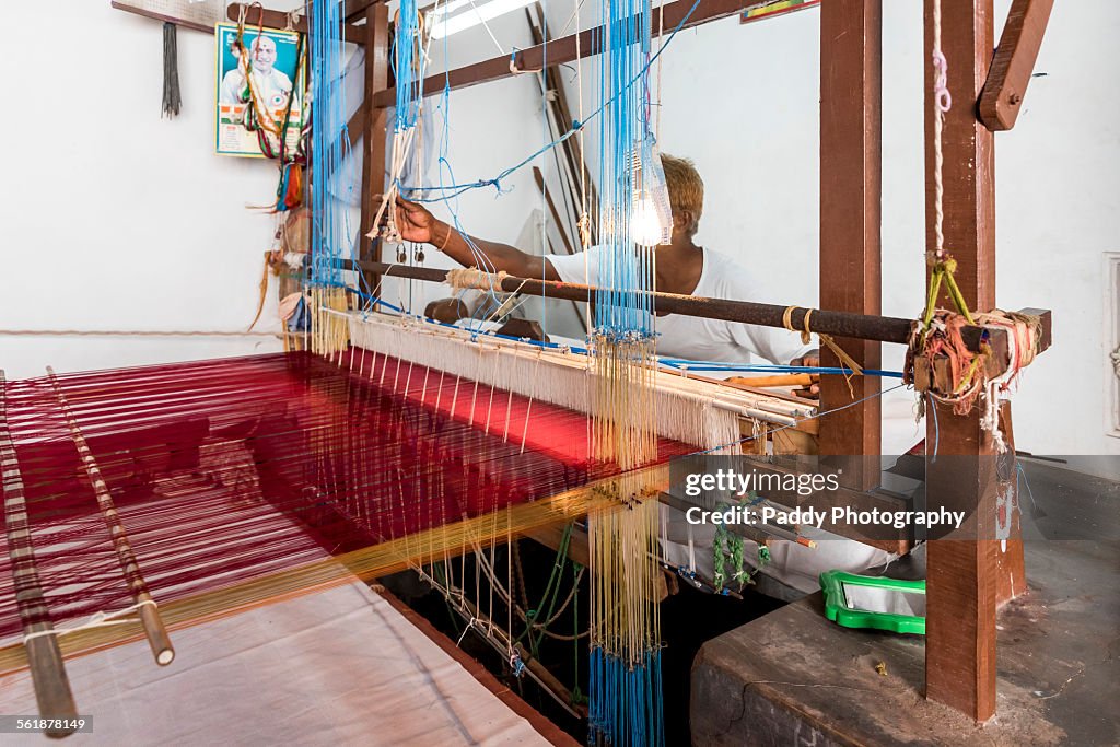 Handloom Handloom Weaver High-Res Stock Photo - Getty Images