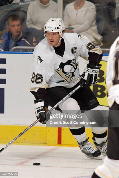 Mario Lemieux of the Pittsburgh Penguins controls the puck during the game against the Atlanta Thrashers on November 9, 2005 at Philips Arena in...