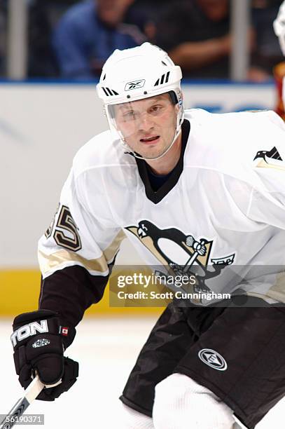 Sergei Gonchar of the Pittsburgh Penguins skates against the Atlanta Thrashers on November 9, 2005 at Philips Arena in Atlanta, Georgia. The...