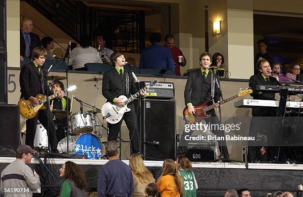 Example Click Song 172 Click Song Stock Photos, High-Res Pictures, and Images - Getty Images