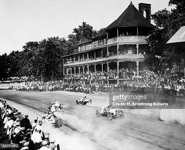 Victorian Racing Objectors Victorian Motor Car Photos et images de collection - Getty Images