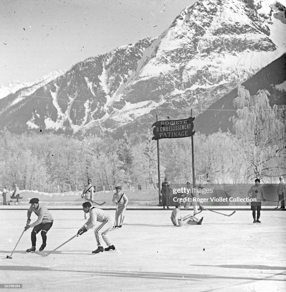 Ice hockey. Chamonix (Upper Savoy), about 1900.