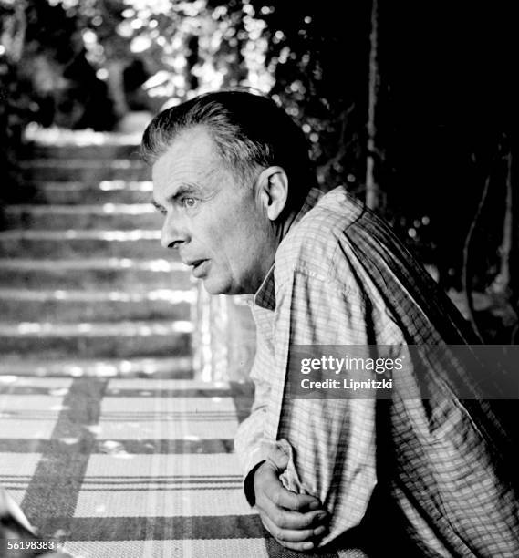 Aldous Huxley in the Festival of Vaison-la-Romaine, in July 1954.