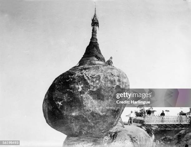 Pagoda of Kyaikhtiyo. Burma, about 1900.