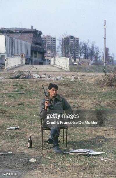 War of Bosnia-Herzegovina. In the ruins of Vukovar , besieged by the Serbs, March 1992.