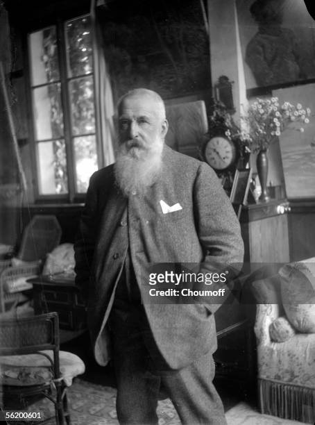Claude Monet , French painter, in his house of Giverny .