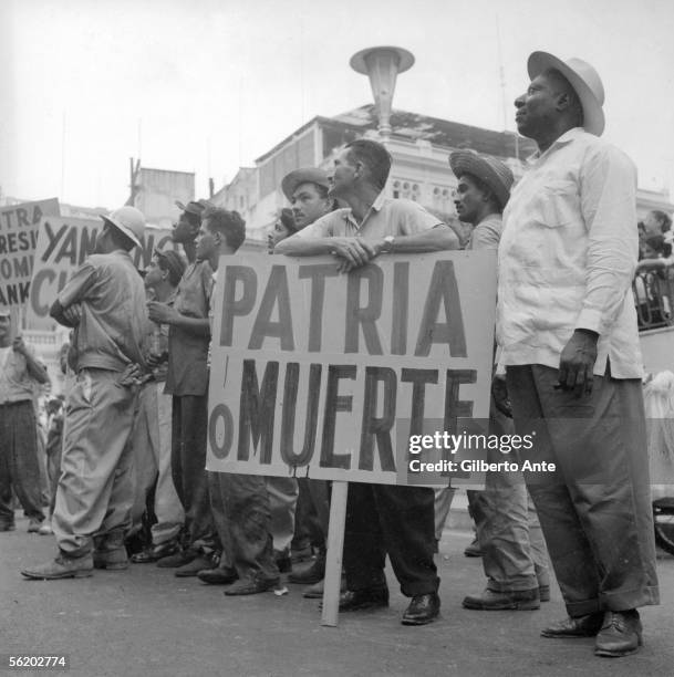 Cuba. First demonstration in support of the Revolution in Havana, in front of the old Presidential palace. 1959-1960.