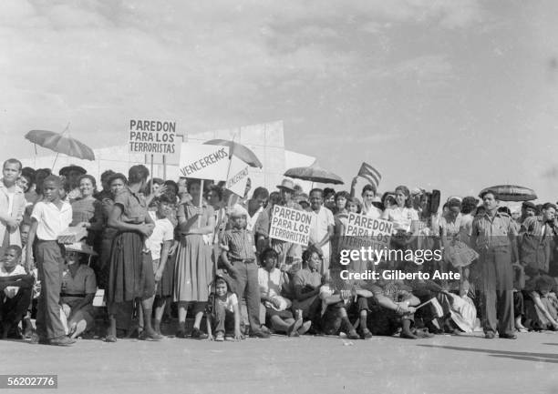 Cuba. First demonstration in support of the Revolution in Havana, in front of the old Presidential palace. 1959-1960.