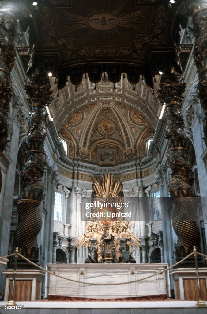 Rome (Italy). Bernin's baldaquin and choir of Sain
