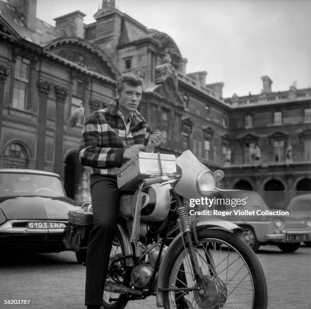 Johnny Hallyday during the shooting of film "D'o? viens-tu, Johnny ?". Paris, 1963.