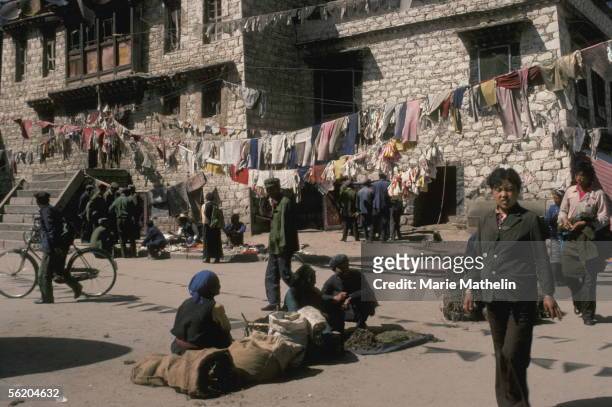 Lhassa . On the Barkhor, way of pilgrimage of the city making the round of the monastery of Jokhang. October 1983.
