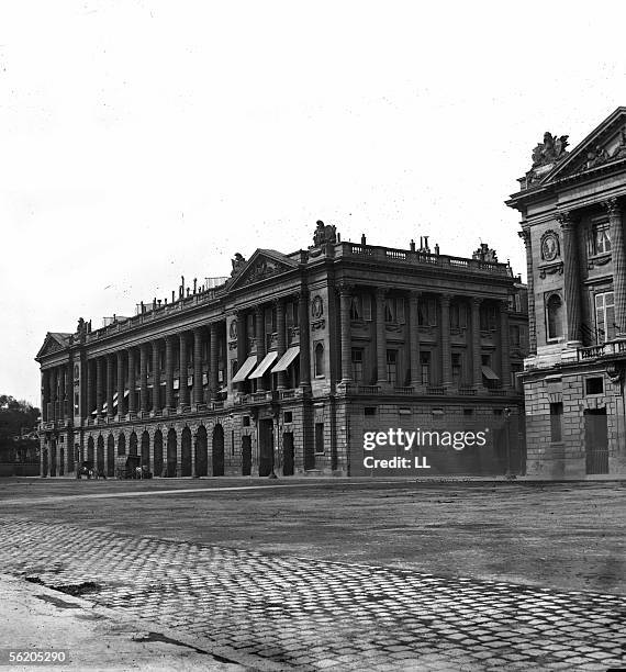 Paris. Crillon hotel seen of the ministry for the Navy. Place de la Concorde.