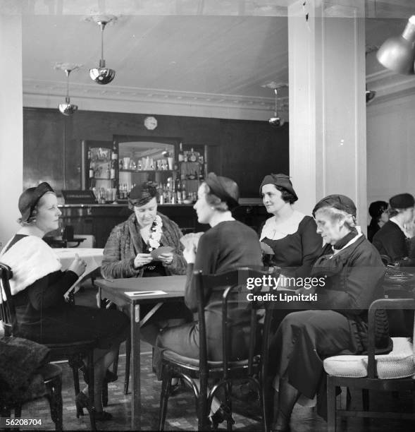 Bridge tournament. France, 1935.