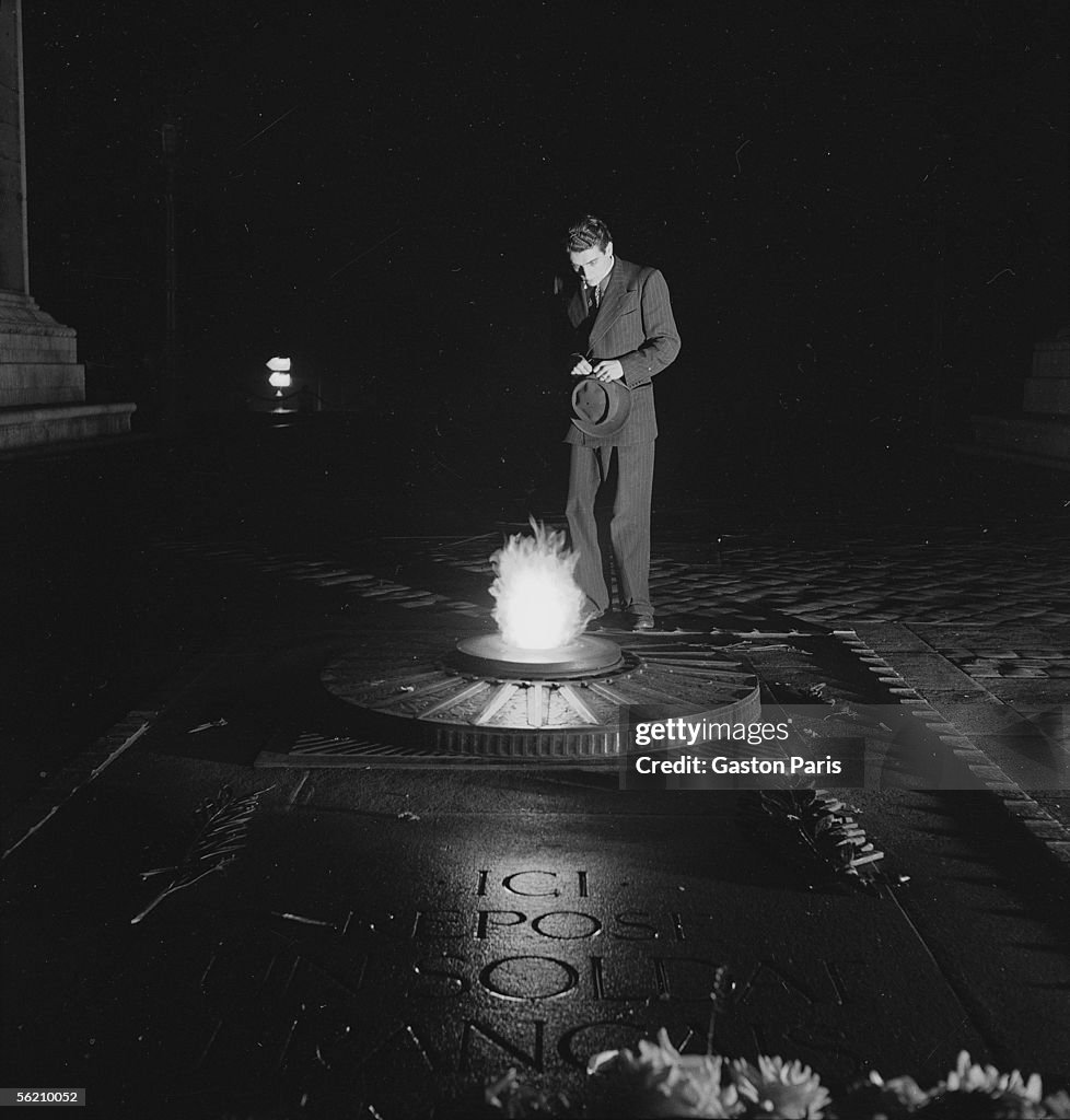 War 1939-1945. Tomb in the unknown Soldier. Paris.