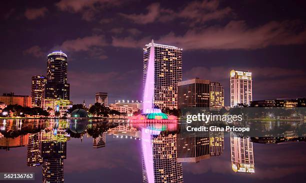 lake eola view by night in orlando florida - orlando florida imagens e fotografias de stock