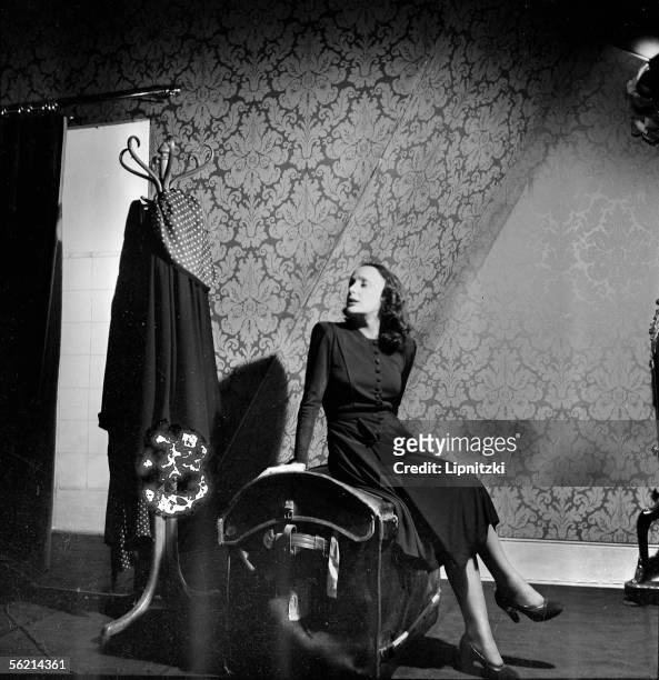 Edith Piaf in "Le Bel indifferent" of Jean Cocteau. Paris, theatre of Bouffes-Parisiens, april 1940.