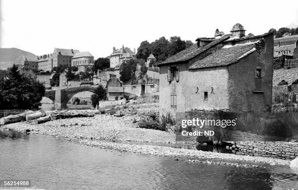 Mende . The banks of Lot, about 1900.