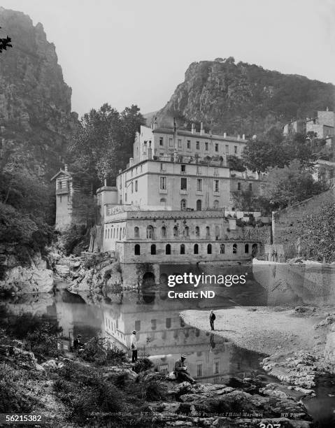 Amelie-les-Bains . The water-cure establishment Pujade and the hotel Martinet, about 1900.
