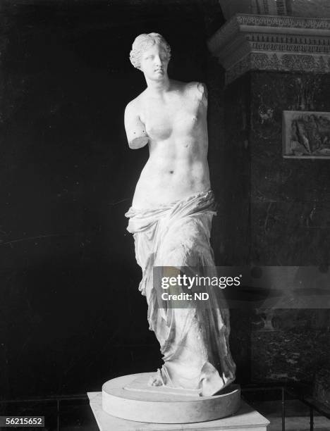 The "Venus de Milo". Greek art, end of the second century before J.C. Paris, Louvre museum.