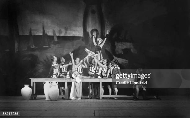 Serge Lifar and Felia Doubrovska in "Le Fils prodigue". Russia ballets of Diaghilev, 1929.