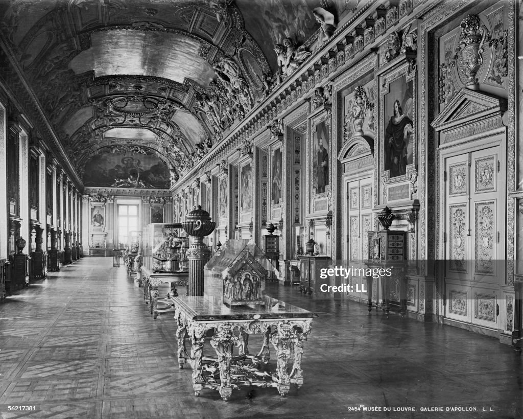 The Apollo gallery. Paris, museum of Louvre.