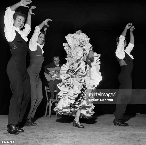Carmen Amaya, Spanish dancer and her company. Paris, theatre de l'Etoile, february 1960.