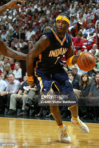 Jermaine O'Neal of the Indiana Pacers drives against the Miami Heat November 3, 2005 at American Airlines Arena in Miami, Florida. The Pacers won...