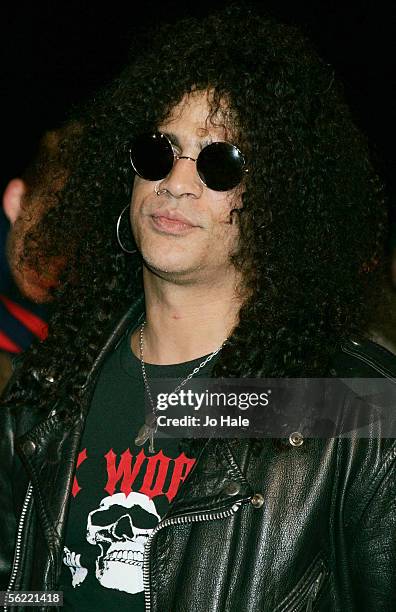 Slash 2005 Arrivals At Uk Music Hall Of Fame 2005 Photos and Premium High Res ...
