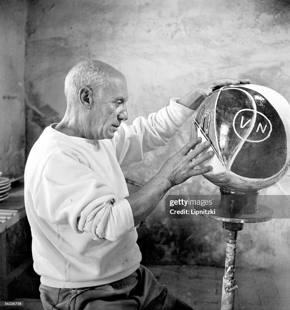 Pablo Picasso (1881-1973), Spanish painter, engrav