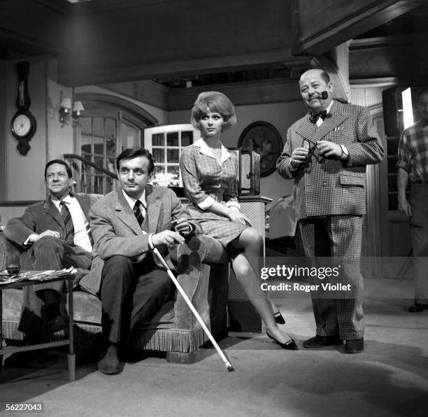 Claude Nicot, Dominique Paturel, France Anglade and Francis Blanche during the shooting of the " Meal of wildcats " of Christian-Jaque. 1963....