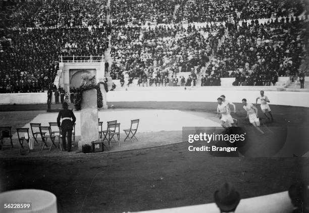 Th anniversary for the renewal of the Olympic Games. 400 metres series. Athens, on 1906.