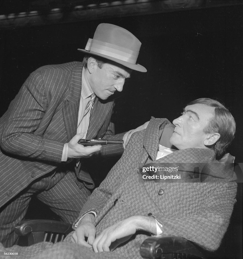 Georges Geret and Jean Vilar in Der unaufhaltsame