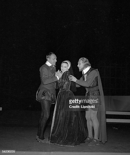 " Marie Tudor " of Victor Hugo. Production of Jean Vilar. Georges Wilson, Monique Chaumette and Daniel Sorano. Paris, T.N.P., November 1955....
