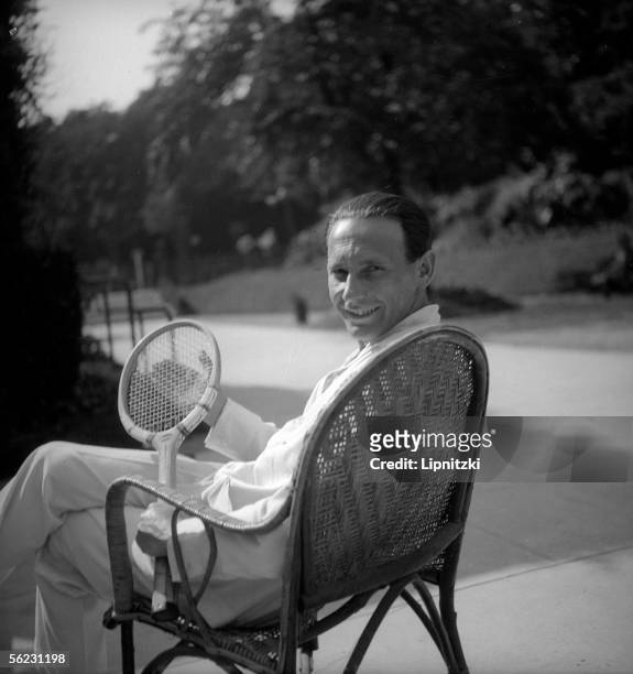 Jean Borotra, French tennisman. Paris, Roland-Garros stadium. June 1934. LIP-6679-018.