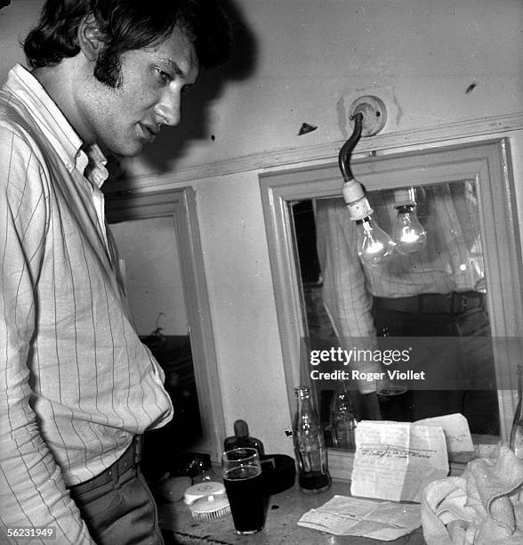 Johnny Hallyday in his dressing room of the Olympia. Paris, 1962. HA-1189-12.