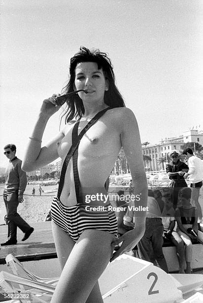 Monokini. Starlet. Festival of Cannes, 1964. HA-1594-37.